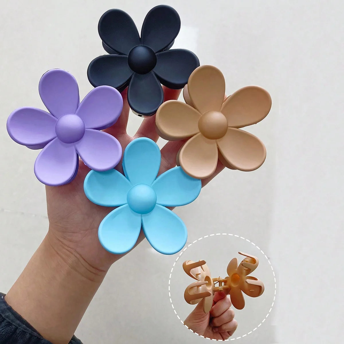 4PCS Fashion Flower Hair Claw Clips for Women Sweet Girls Solid Crab Hair Claws Ponytail Hairpin Barrette Headwear Accessories