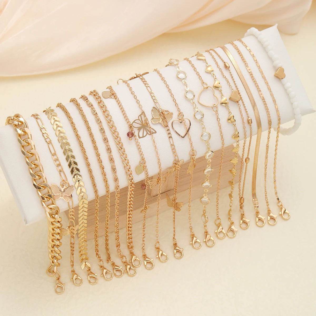 15pcs Bohemian Elegant Gold Color Anklets Set Shell Pearl Butterfly Heart Charms Multi-Layer Fashion Jewelry For Women Summer