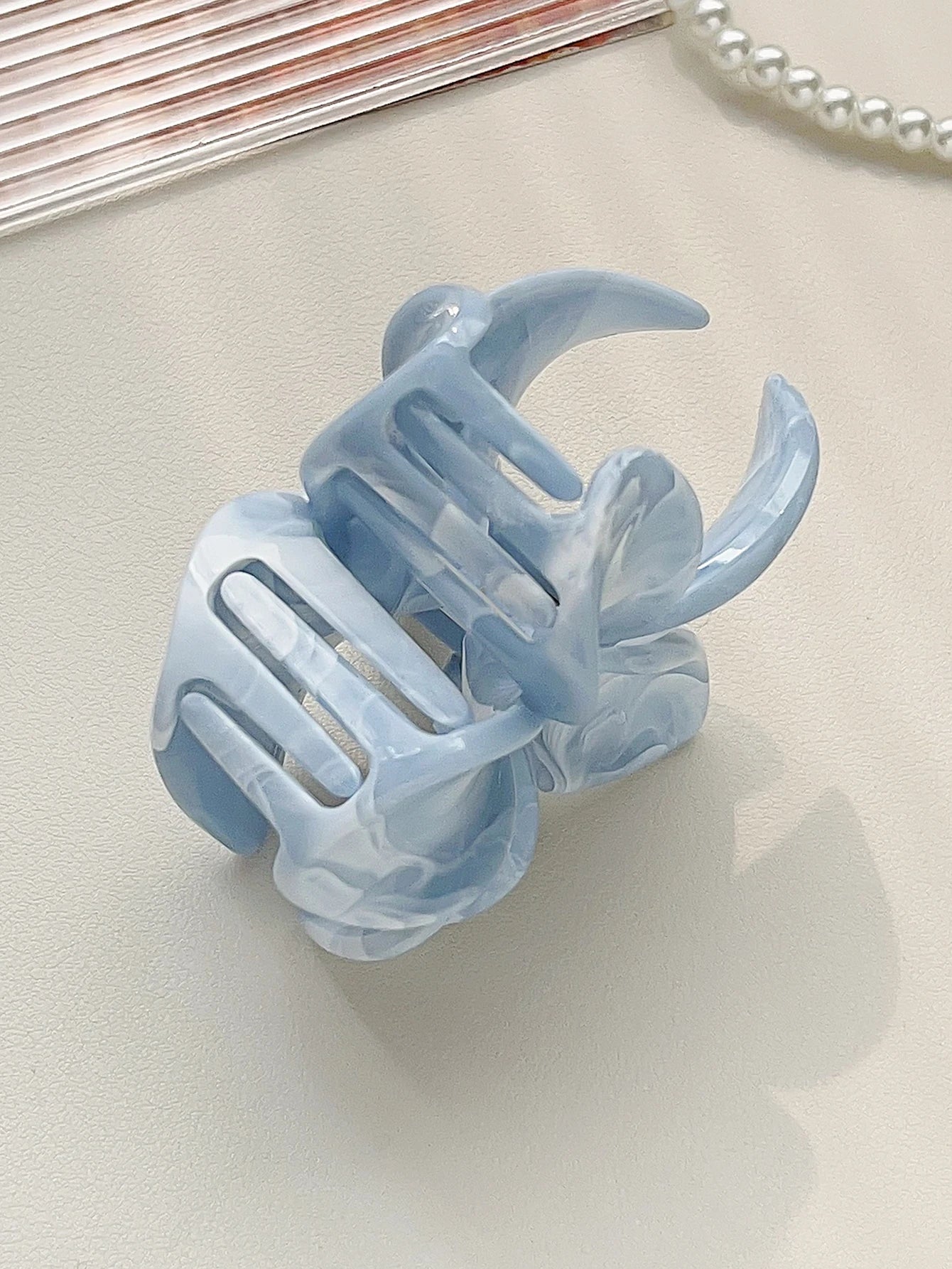 2 Pcs Hawaiian Flower Claw Clips for Women,Marble Vein Flower Hair Claw Clips for Thin Hair,Cute Beach Hair Accessories