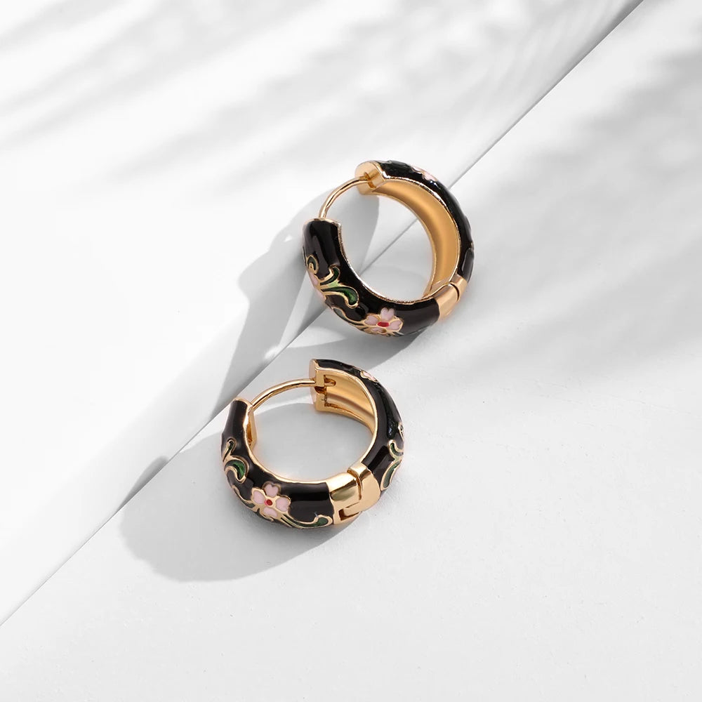 New Fashion Enamel Flower Huggie Hoop Earrings for Women Vintage Boho Circle Small Earrings Statement Jewelry 2022 Brincos Gifts
