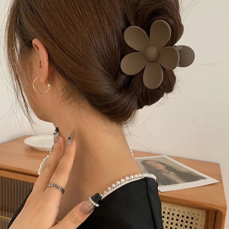 4PCS Fashion Flower Hair Claw Clips for Women Sweet Girls Solid Crab Hair Claws Ponytail Hairpin Barrette Headwear Accessories