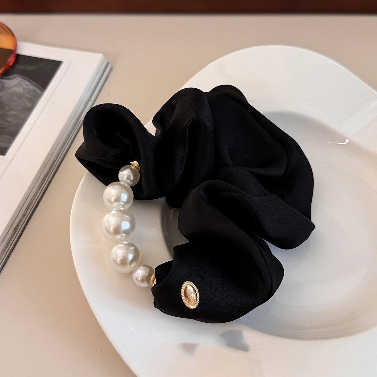Women Pearl Ornament Satin Hair Scrunchies Elegant Solid Color Hair Tie Elastic Head Band Korean Style Ponytail Hair Accessories