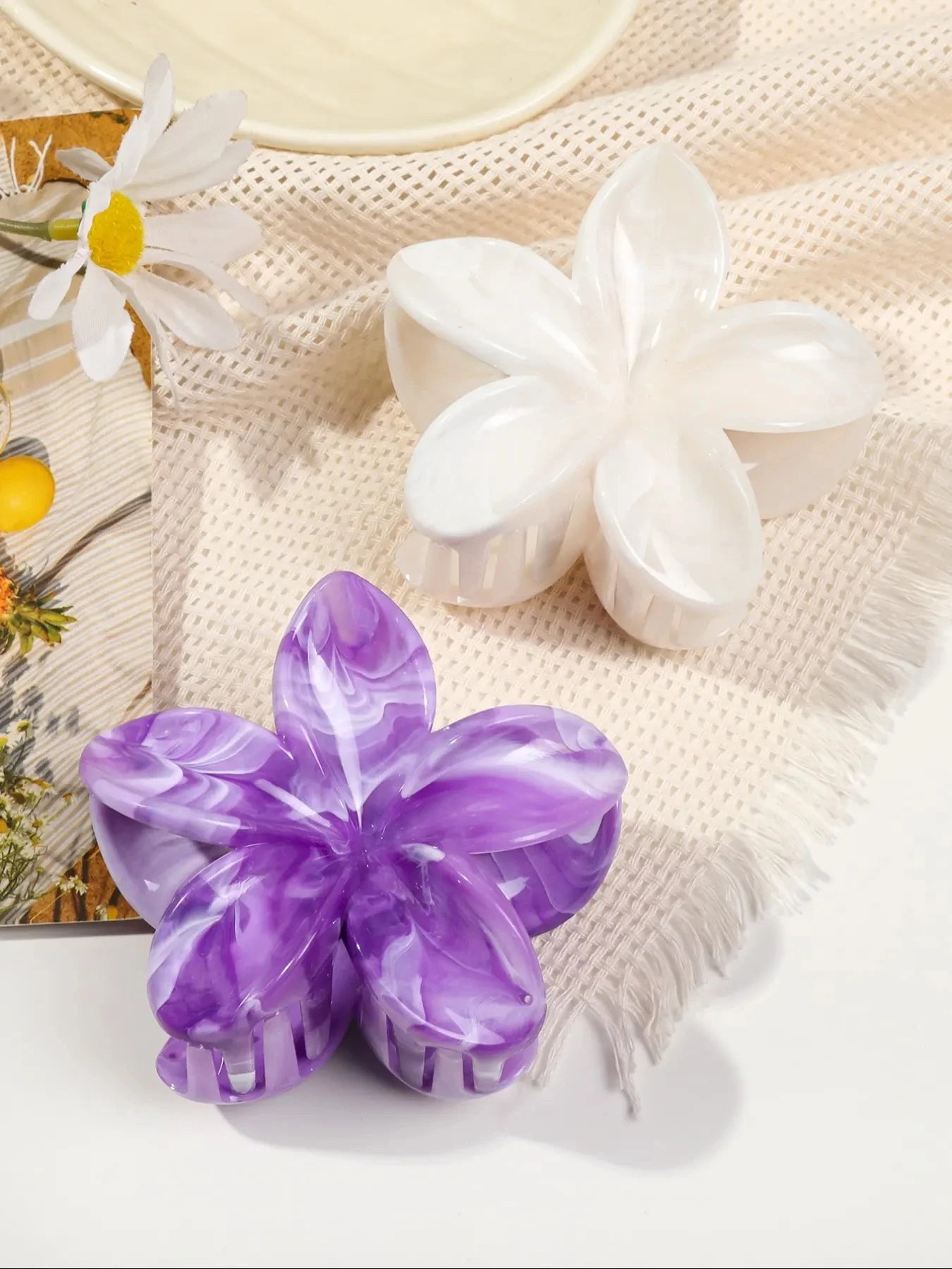 2 Pcs Hawaiian Flower Claw Clips for Women,Marble Vein Flower Hair Claw Clips for Thin Hair,Cute Beach Hair Accessories