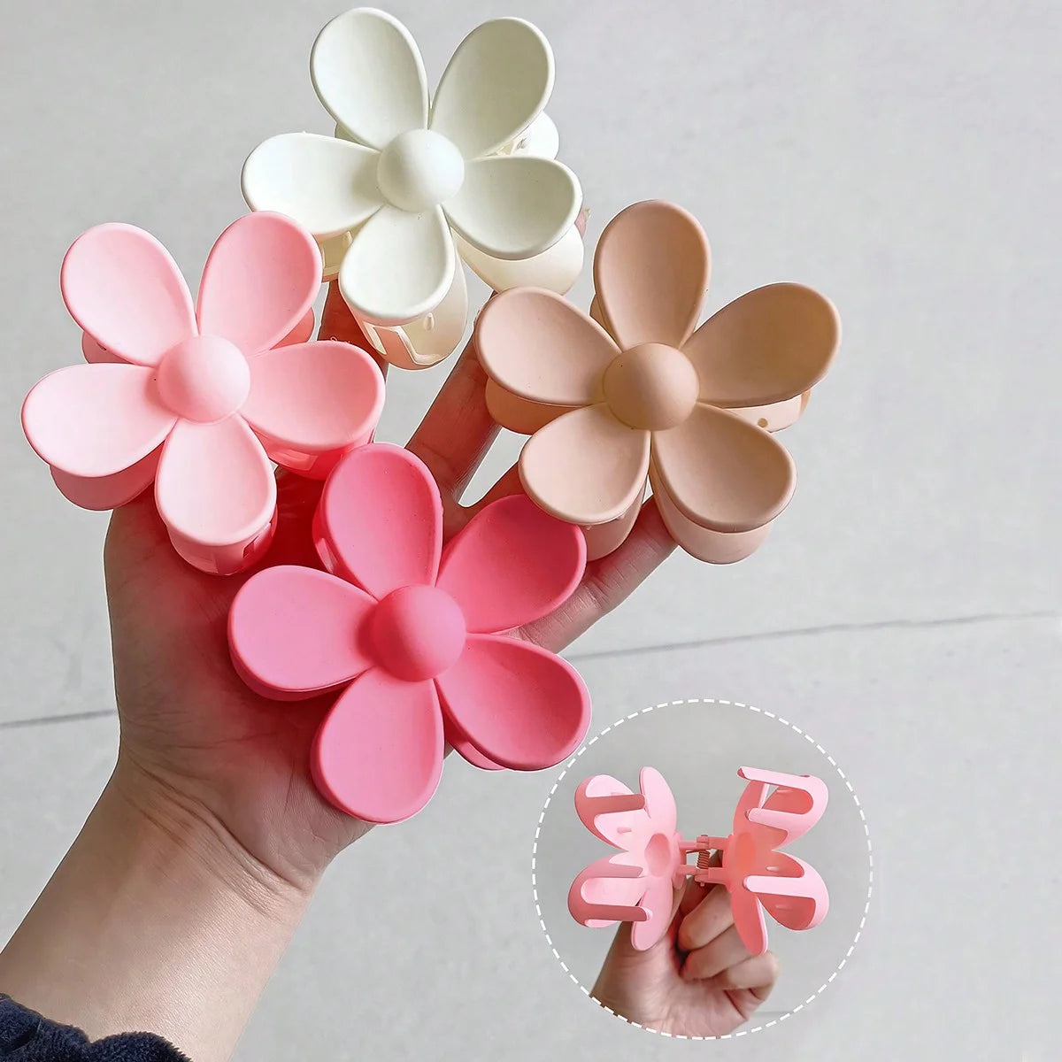 4PCS Fashion Flower Hair Claw Clips for Women Sweet Girls Solid Crab Hair Claws Ponytail Hairpin Barrette Headwear Accessories