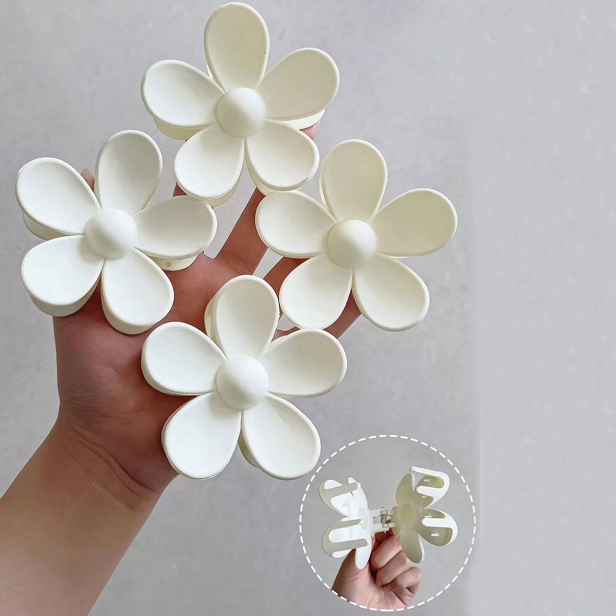 4PCS Fashion Flower Hair Claw Clips for Women Sweet Girls Solid Crab Hair Claws Ponytail Hairpin Barrette Headwear Accessories