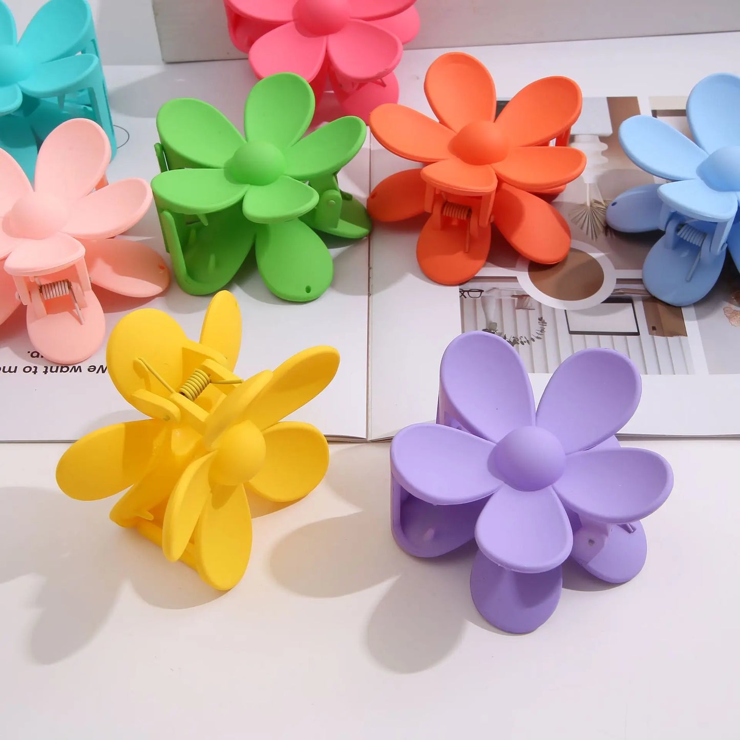 4PCS Fashion Flower Hair Claw Clips for Women Sweet Girls Solid Crab Hair Claws Ponytail Hairpin Barrette Headwear Accessories