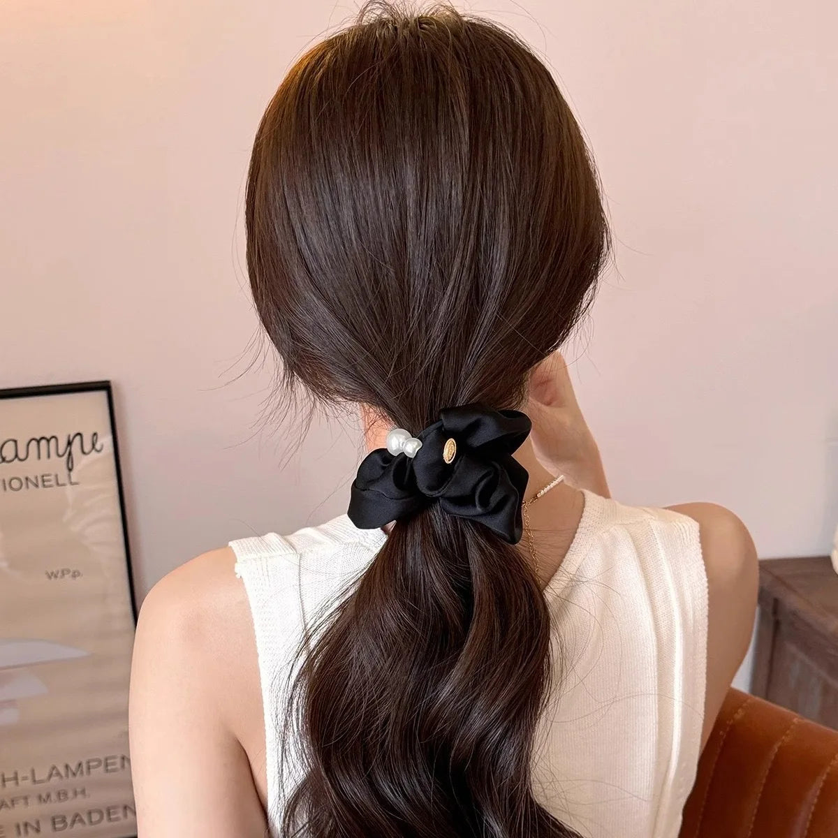 Women Pearl Ornament Satin Hair Scrunchies Elegant Solid Color Hair Tie Elastic Head Band Korean Style Ponytail Hair Accessories