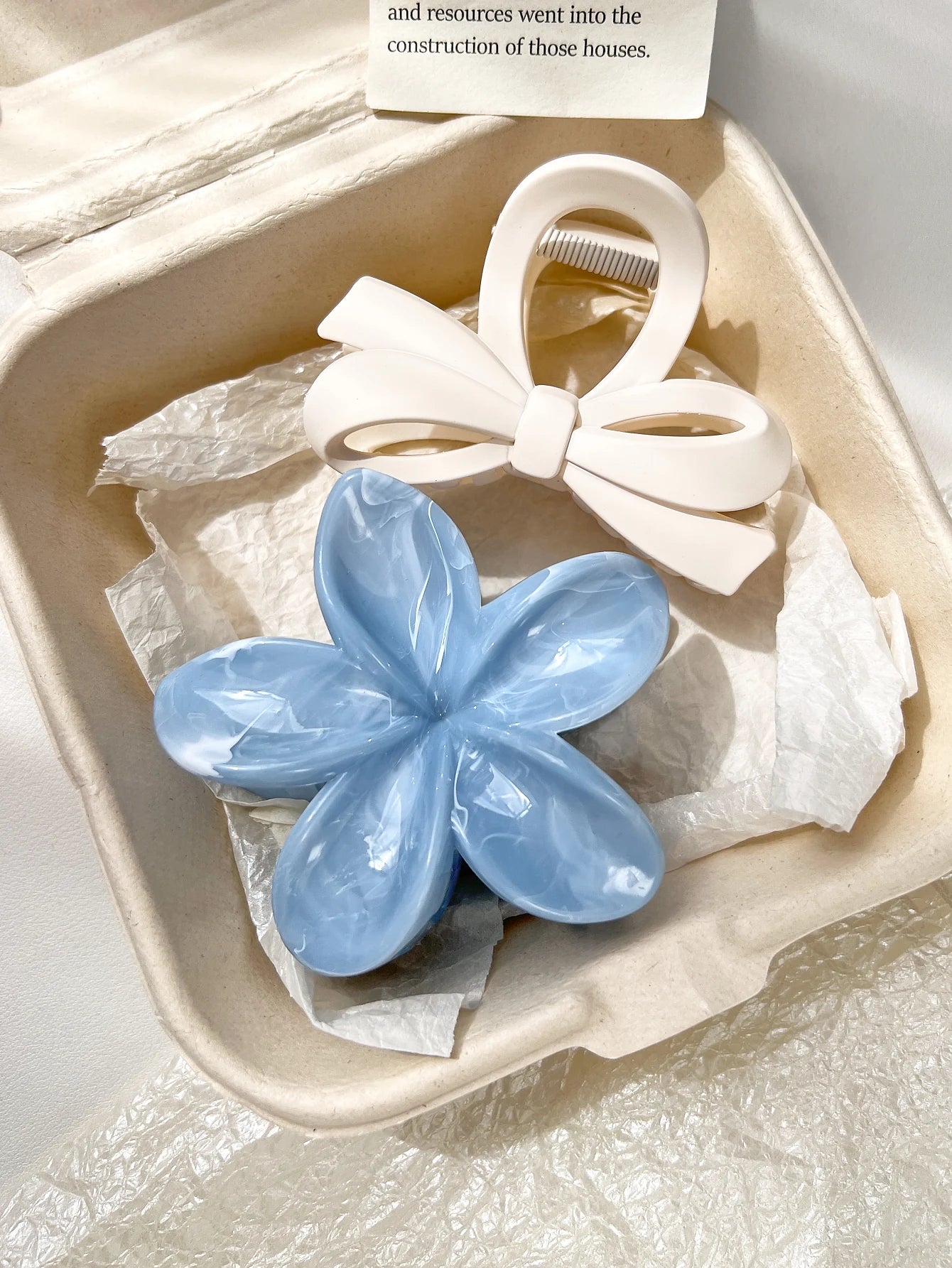 2 Pcs Hawaiian Flower Claw Clips for Women,Marble Vein Flower Hair Claw Clips for Thin Hair,Cute Beach Hair Accessories