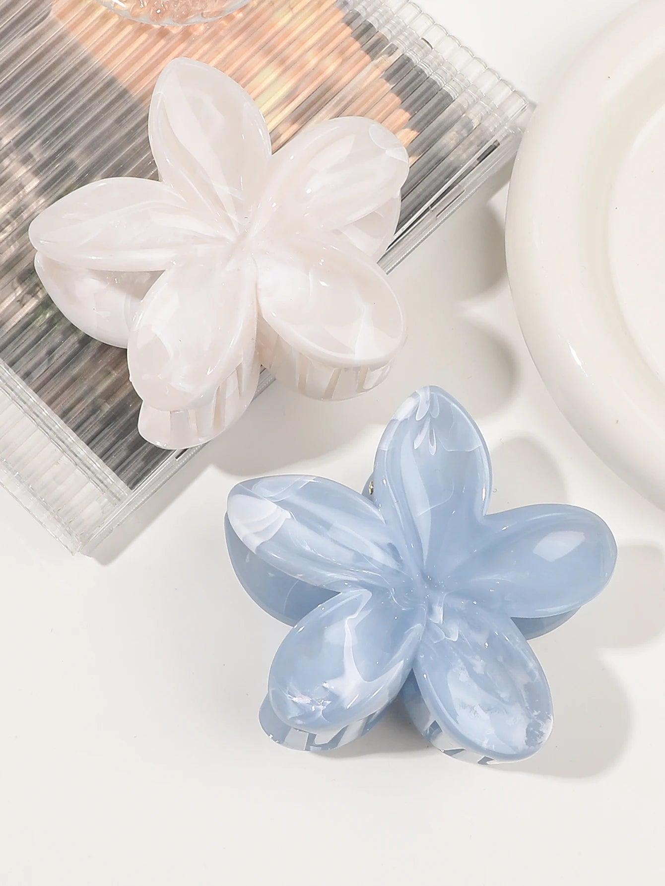 2 Pcs Hawaiian Flower Claw Clips for Women,Marble Vein Flower Hair Claw Clips for Thin Hair,Cute Beach Hair Accessories