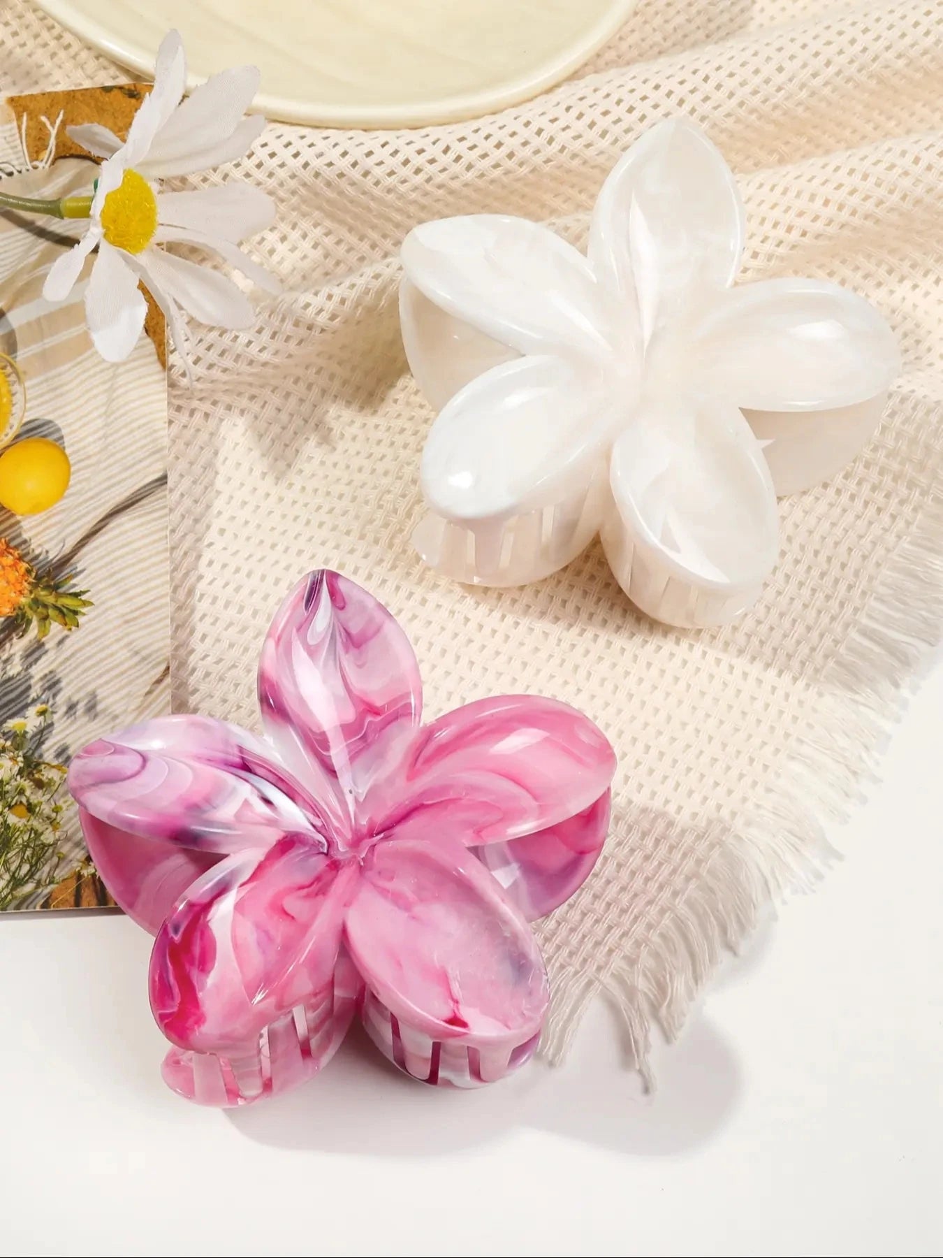 2 Pcs Hawaiian Flower Claw Clips for Women,Marble Vein Flower Hair Claw Clips for Thin Hair,Cute Beach Hair Accessories